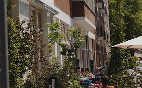 Man Met Bril Koffie Hotel